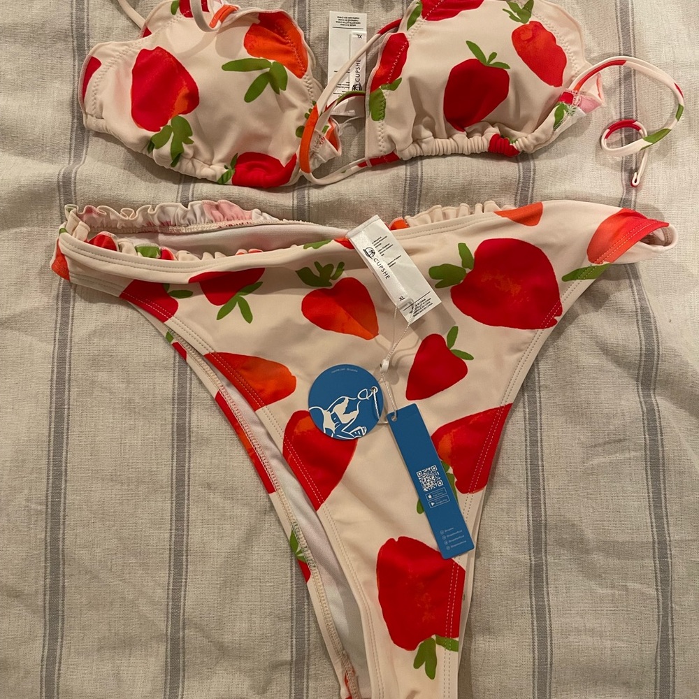 Cup She Swim 🍓